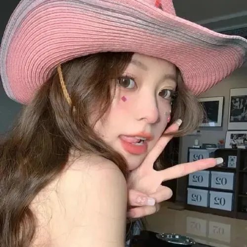 音乐节目现场实拍：常驻MC脚踏两条船，节目组火速否认